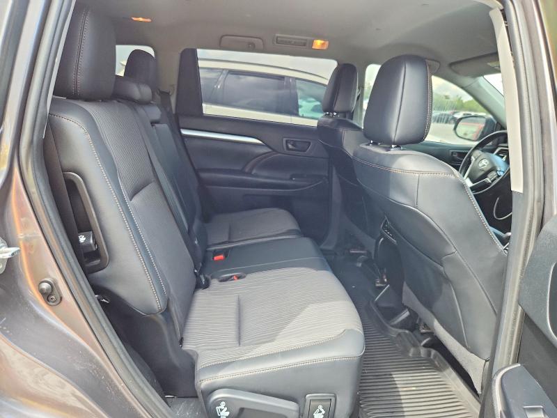 63443916 :رقم المزاد ، 5TDBZRFH6KS970922 vin ، 2019 Toyota Highlander مزاد بيع