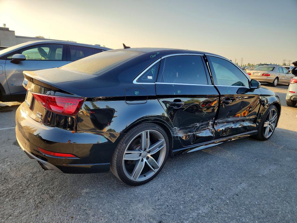 2017 Audi A3 მანქანა იყიდება აუქციონზე, vin: WAUJ8GFF2H1029360, აუქციონის ნომერი: 63436396