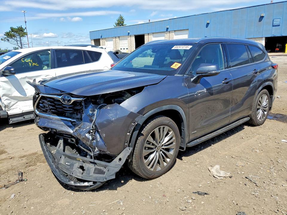 66341016 :رقم المزاد ، 5TDEBRCH0MS049059 vin ، 2021 Toyota Highlander مزاد بيع