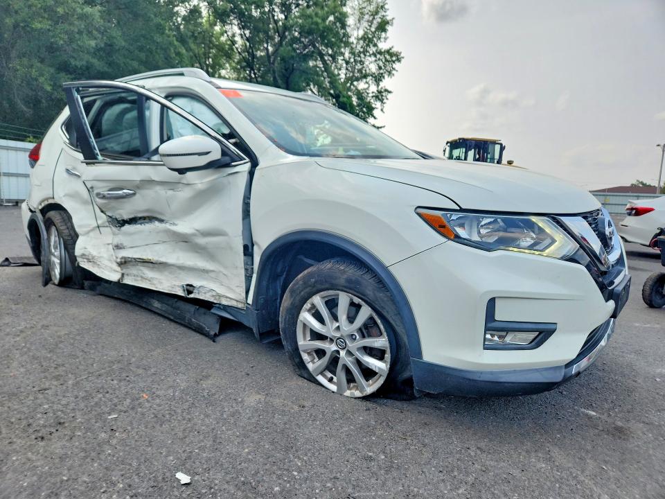 64766886 :رقم المزاد ، 5N1AT2MV9HC751598 vin ، 2017 Nissan Rogue مزاد بيع