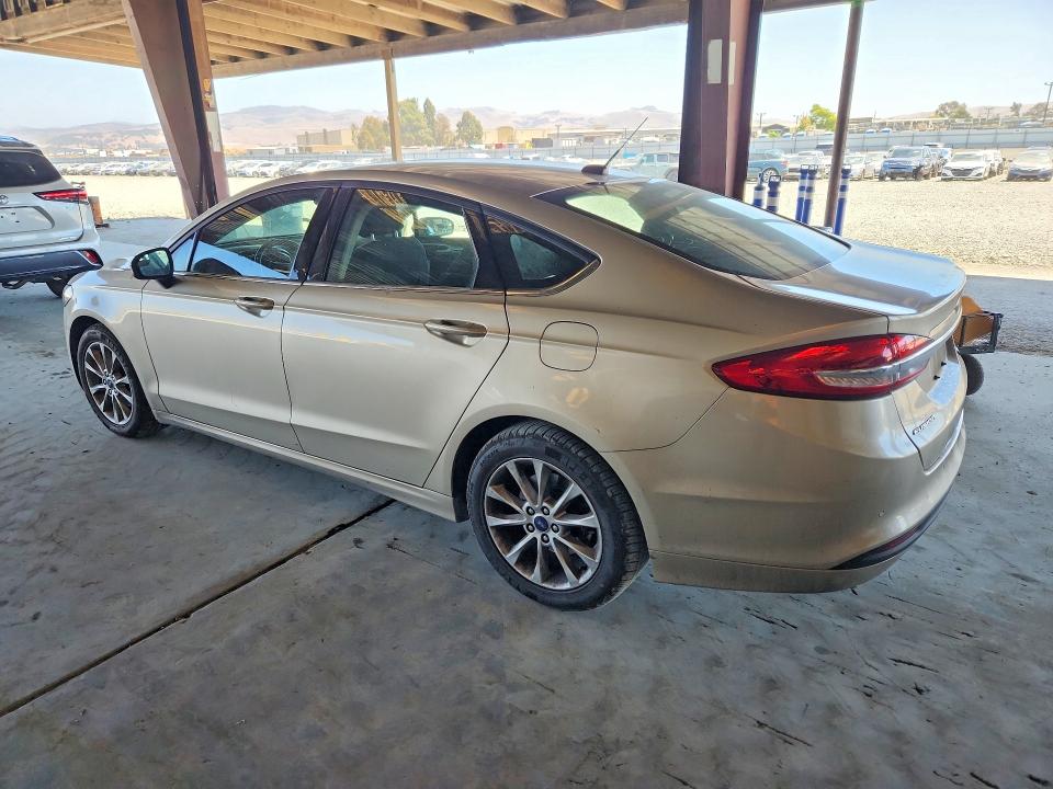 63686106 :رقم المزاد ، 3FA6P0HD0HR275737 vin ، 2017 Ford Fusion مزاد بيع