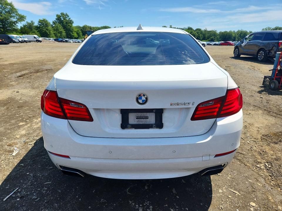 2011 Bmw 550 მანქანა იყიდება აუქციონზე, vin: WBAFR9C52BC758710, აუქციონის ნომერი: 63484476