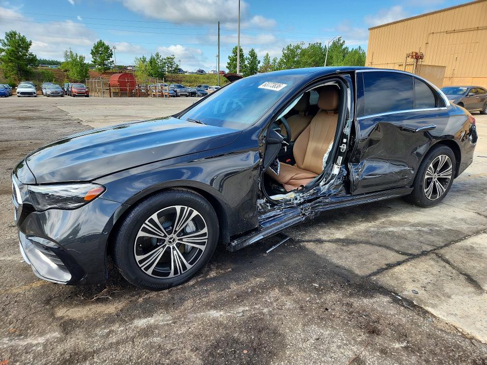 63773836 :رقم المزاد ، W1KLF6BB4SA165842 vin ، 2025 Mercedes-benz E مزاد بيع