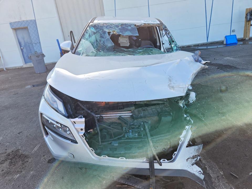 64277026 :رقم المزاد ، 5N1BT3BA8PC775495 vin ، 2023 Nissan Rogue مزاد بيع