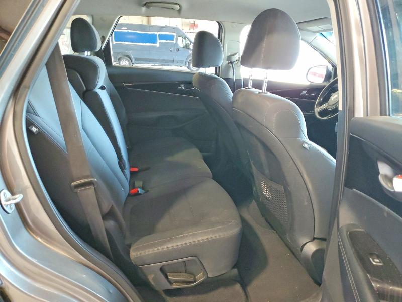 63121586 :رقم المزاد ، 5XYPG4A36KG454616 vin ، 2019 Kia Sorento مزاد بيع