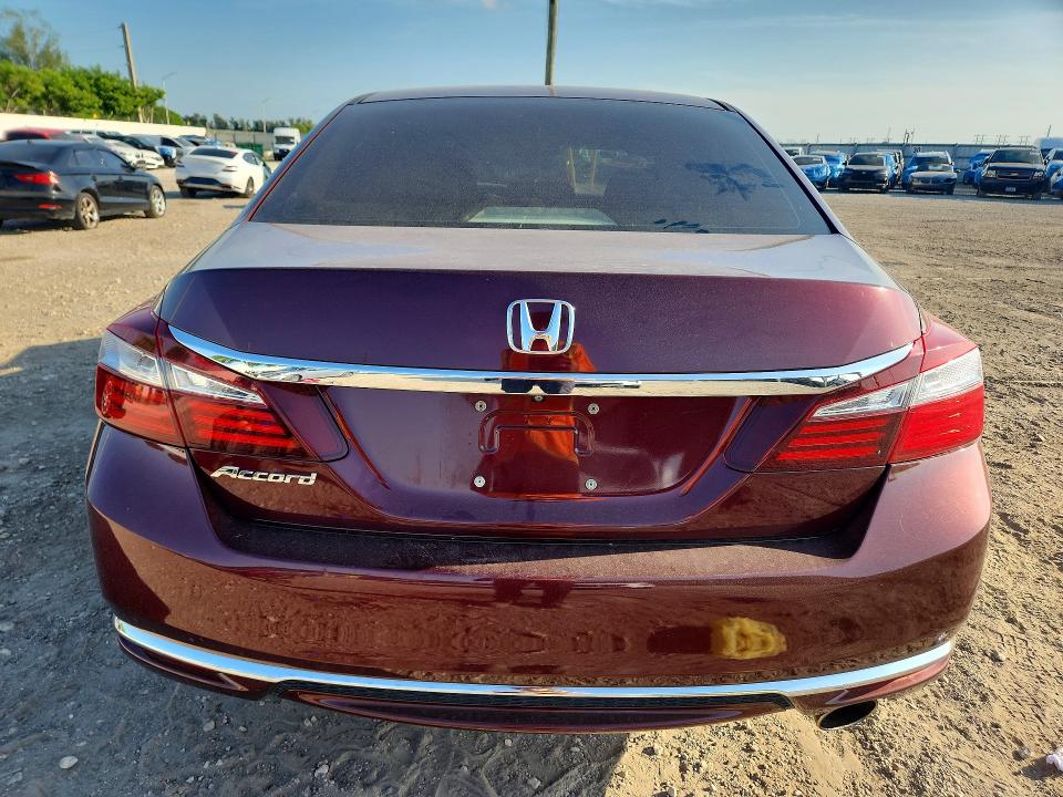 Продажа на аукционе авто 2017 Honda Accord, vin: 1HGCR2F39HA137946, номер лота: 64820246