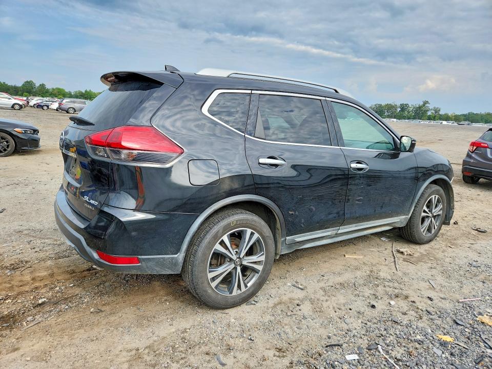 65920786 :رقم المزاد ، 5N1AT2MV7HC857287 vin ، 2017 Nissan Rogue مزاد بيع