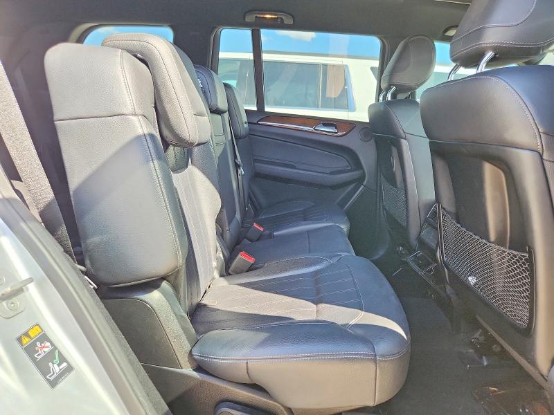 64070436 :رقم المزاد ، 4JGDF6EE0HA943806 vin ، 2017 Mercedes-benz Gls مزاد بيع