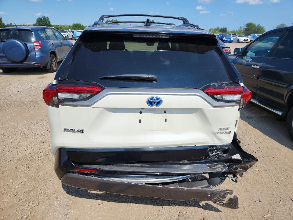 63667686 :رقم المزاد ، 2T3RWRFV6MW102868 vin ، 2021 Toyota Rav4 مزاد بيع