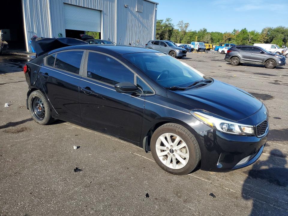 64696826 :رقم المزاد ، 3KPFL4A71HE042362 vin ، 2017 Kia Forte مزاد بيع