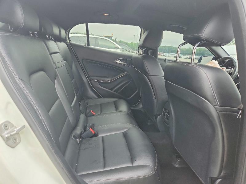63994196 :رقم المزاد ، WDCTG4EB7HJ329398 vin ، 2017 Mercedes-benz Gla مزاد بيع