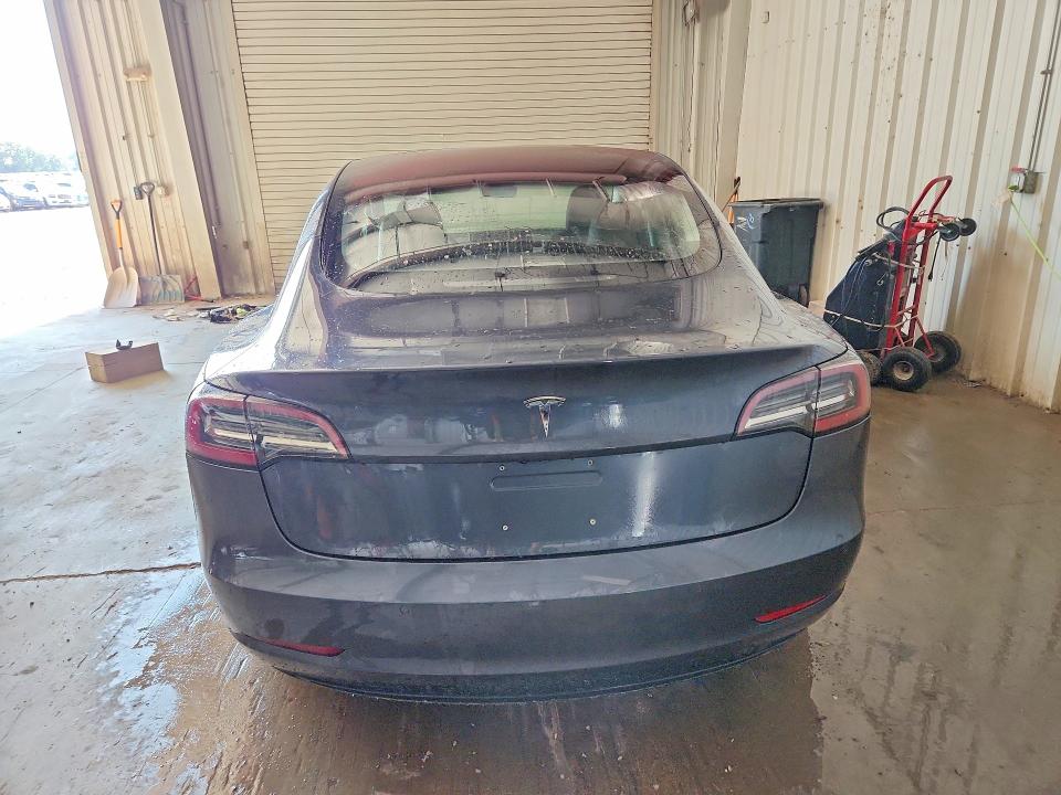 62964486 :رقم المزاد ، 5YJ3E1EA5JF034623 vin ، 2018 Tesla Model 3 مزاد بيع