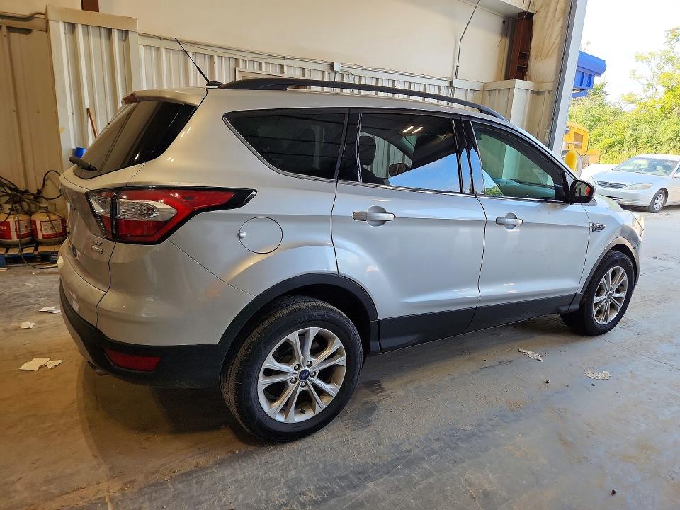 Продажа на аукционе авто 2017 Ford Escape, vin: 1FMCU0GD1HUC61552, номер лота: 65575576