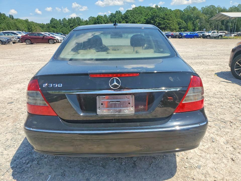 66042126 :رقم المزاد ، WDBUF56X57B066851 vin ، 2007 Mercedes-benz E مزاد بيع