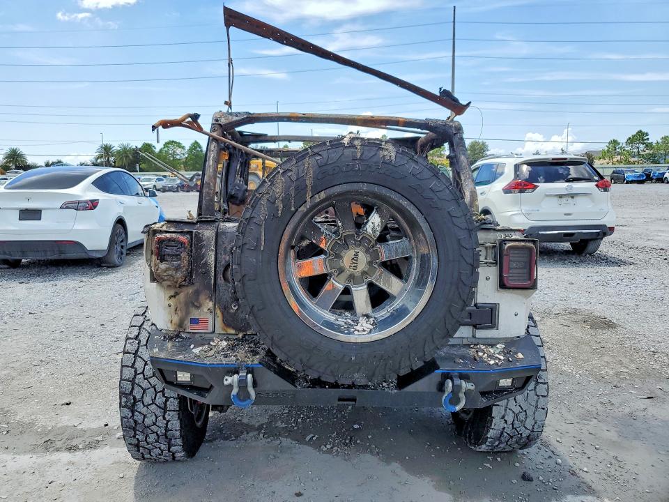 64583636 :رقم المزاد ، 1C4BJWDG3FL745770 vin ، 2015 Jeep Wrangler Unlimited مزاد بيع