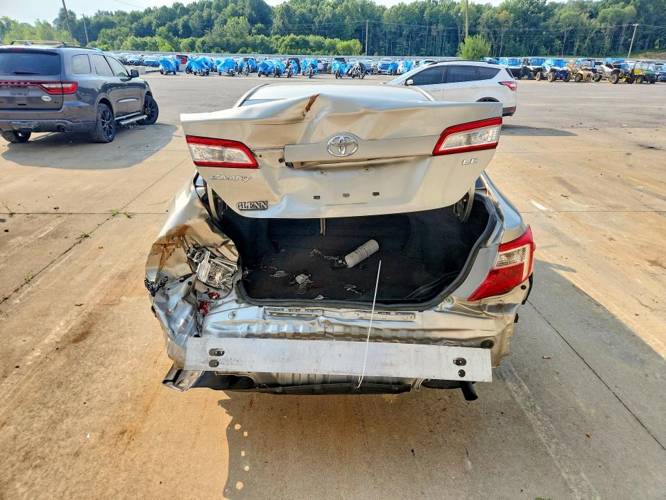 62823896 :رقم المزاد ، 4T1BF1FK6EU364456 vin ، 2014 Toyota Camry مزاد بيع