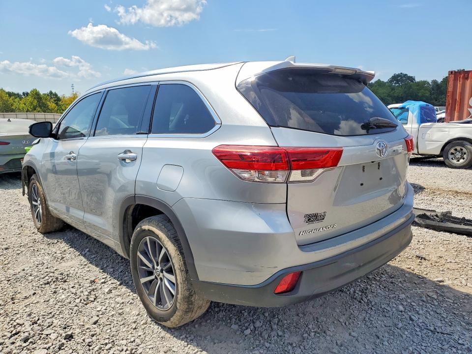 64921036 :رقم المزاد ، 5TDKZRFH6HS223751 vin ، 2017 Toyota Highlander مزاد بيع
