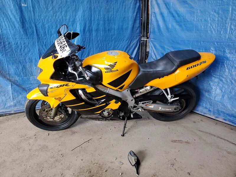 64396646 :رقم المزاد ، JH2PC3523YM100526 vin ، 2000 Honda Cbr600 مزاد بيع