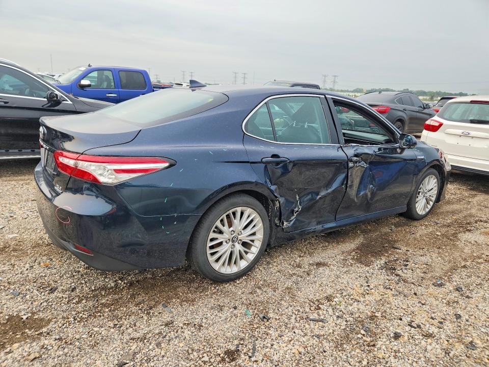 64224806 :رقم المزاد ، 4T1B21HK4KU515847 vin ، 2019 Toyota Camry Hybrid مزاد بيع