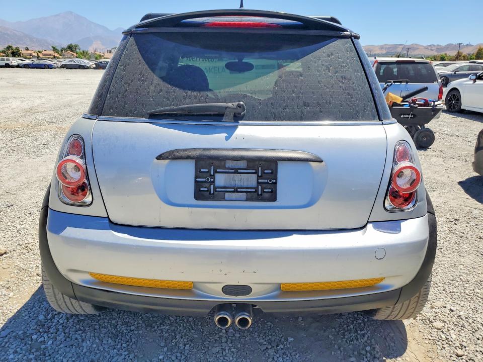 65651196 :رقم المزاد ، WMWRE33565TG97570 vin ، 2005 Mini Cooper مزاد بيع