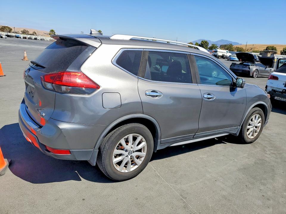65613996 :رقم المزاد ، JN8AT2MT6HW145763 vin ، 2017 Nissan Rogue مزاد بيع