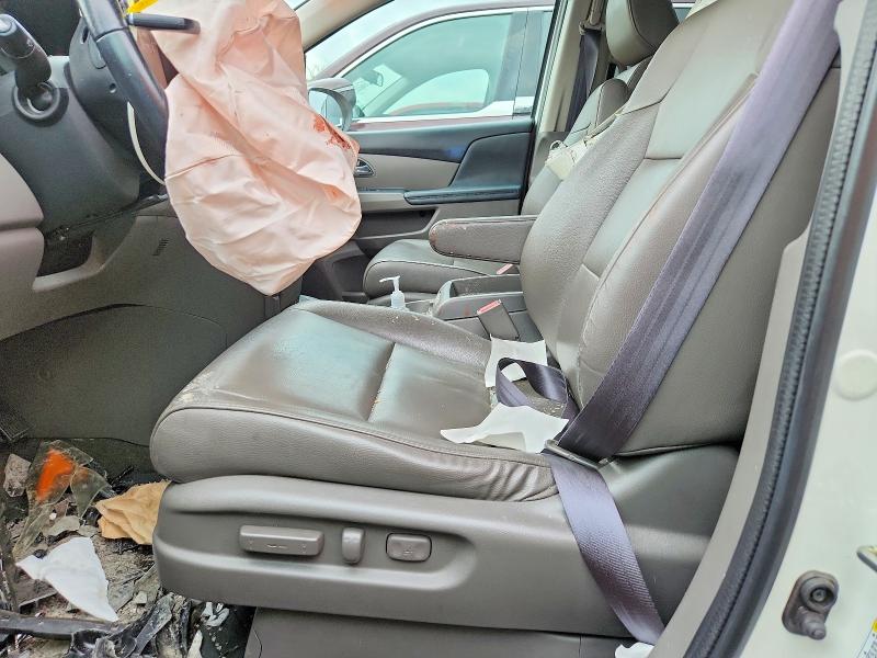 66072536 :رقم المزاد ، 5FNRL5H66FB111604 vin ، 2015 Honda Odyssey مزاد بيع