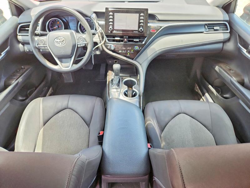 64279586 :رقم المزاد ، 4T1C11AK2NU642246 vin ، 2022 Toyota Camry مزاد بيع