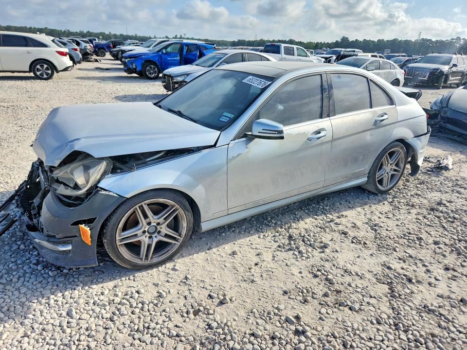 2013 Mercedes-benz C მანქანა იყიდება აუქციონზე, vin: WDDGF8AB7DR248099, აუქციონის ნომერი: 65227676
