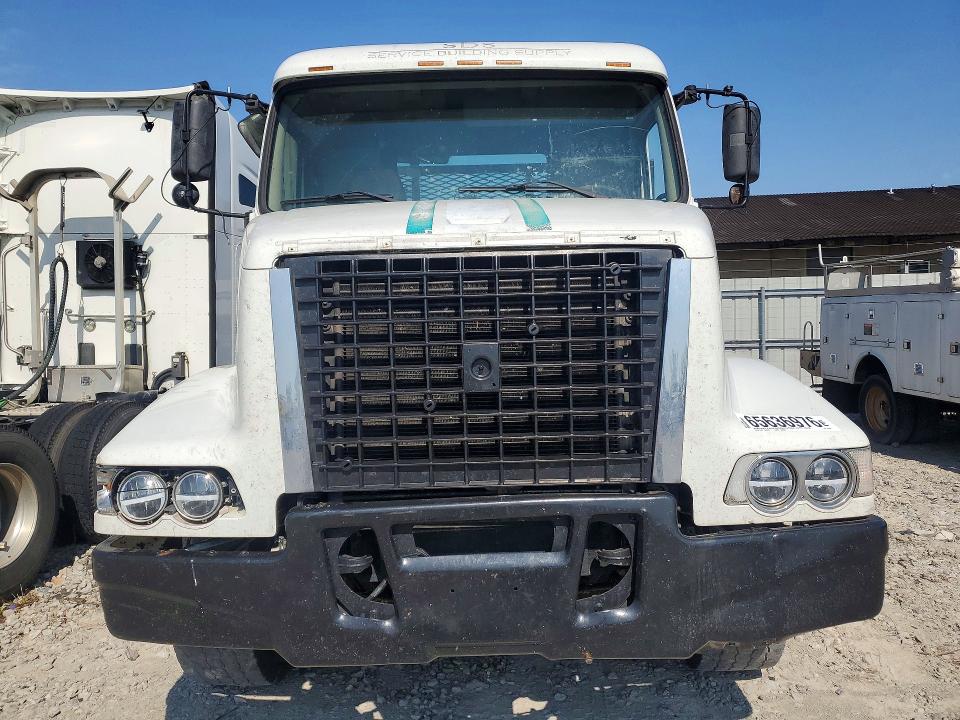 Продажа на аукционе авто 2004 Volvo Vhd, vin: 4V5KC9GF54N352496, номер лота: 65636976