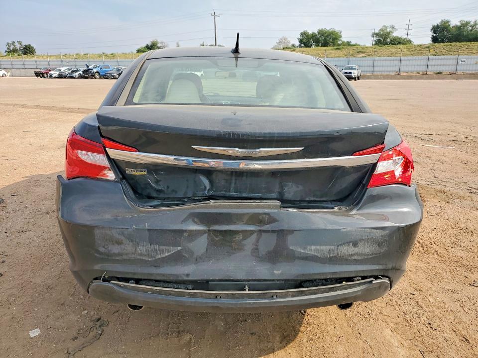 64492606 :رقم المزاد ، 1C3BC1FG5BN547348 vin ، 2011 Chrysler 200 مزاد بيع