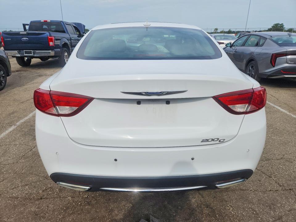 65463066 :رقم المزاد ، 1C3CCCCG6FN528074 vin ، 2015 Chrysler 200 مزاد بيع