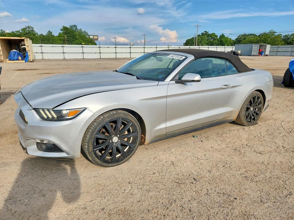 64075126 :رقم المزاد ، 1FATP8UH0F5383608 vin ، 2015 Ford Mustang مزاد بيع