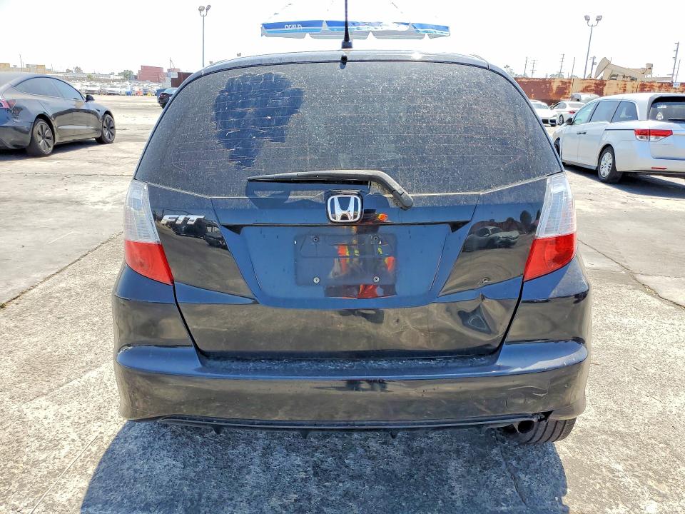 64502146 :رقم المزاد ، JHMGE8H30BS010983 vin ، 2011 Honda Fit مزاد بيع