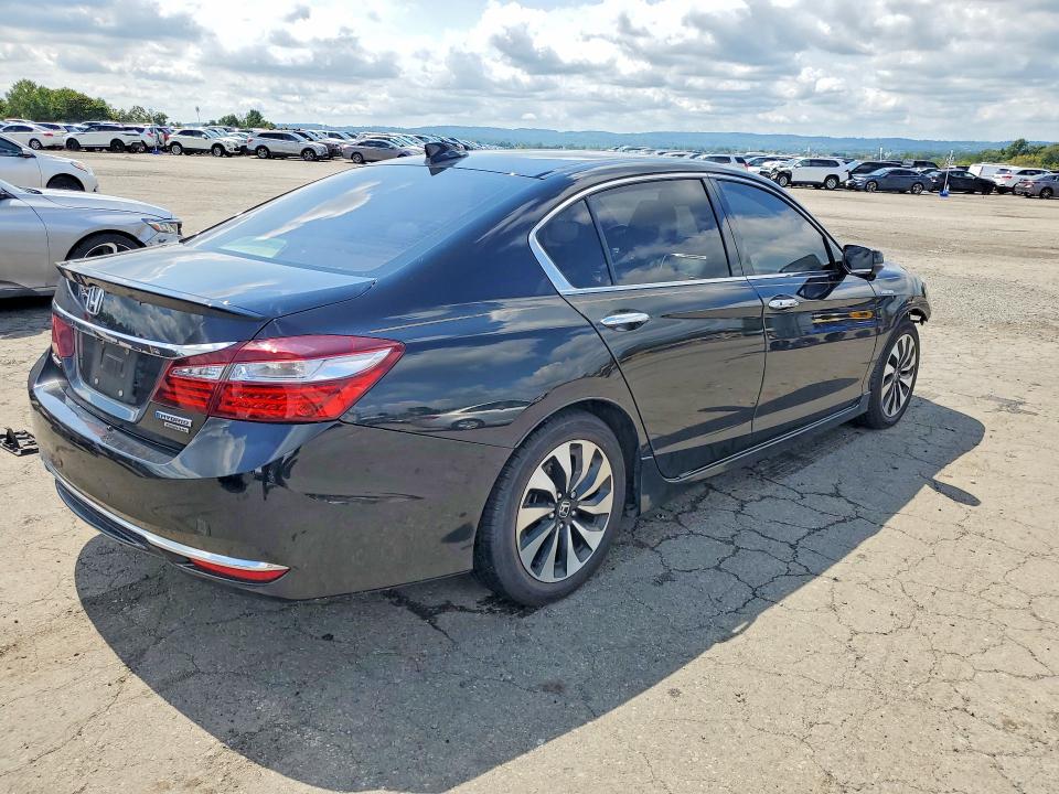 Продаж на аукціоні авто 2017 Honda Accord, vin: JHMCR6F78HC015381, номер лоту: 66767606