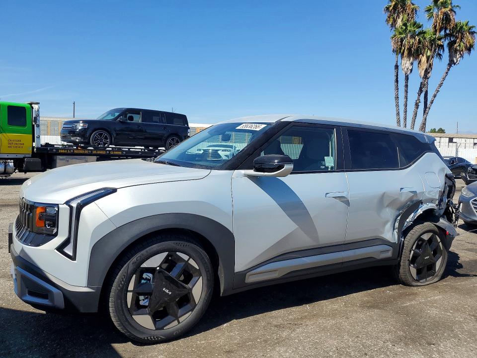 Продажа на аукционе авто 2027 Kia Seltos, vin: KNDEL3D33V7015111, номер лота: 65636266
