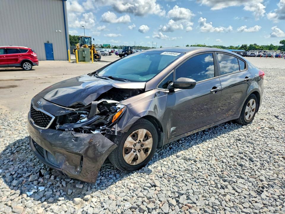 2017 Kia Forte მანქანა იყიდება აუქციონზე, vin: 3KPFK4A74HE111810, აუქციონის ნომერი: 65198846