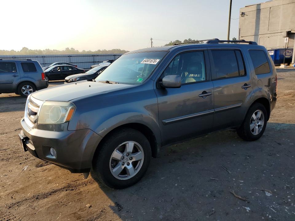 64581676 :رقم المزاد ، 5FNYF4H52BB061797 vin ، 2011 Honda Pilot مزاد بيع