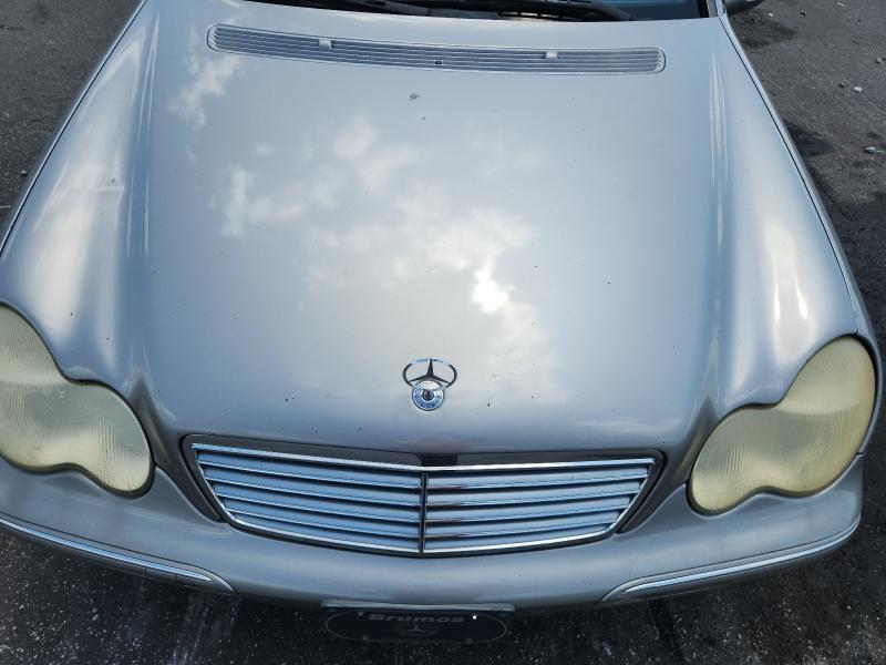 64769276 :رقم المزاد ، WDBRF61J24E015252 vin ، 2004 Mercedes-benz C مزاد بيع
