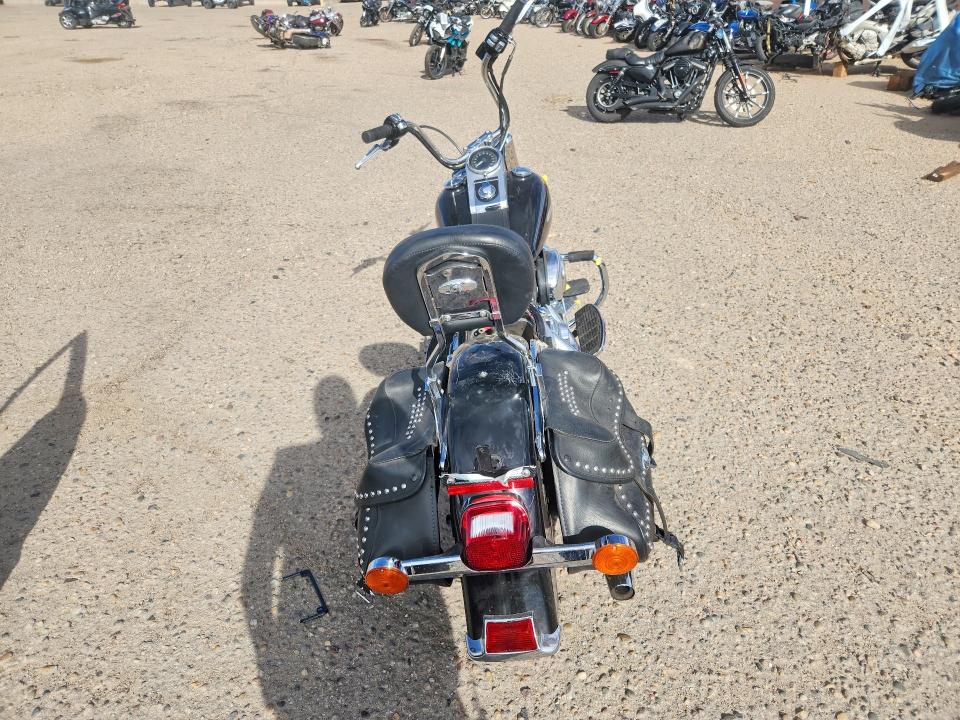 2004 Harley-davidson Flstci მანქანა იყიდება აუქციონზე, vin: 1HD1BWB1X4Y039739, აუქციონის ნომერი: 64404986