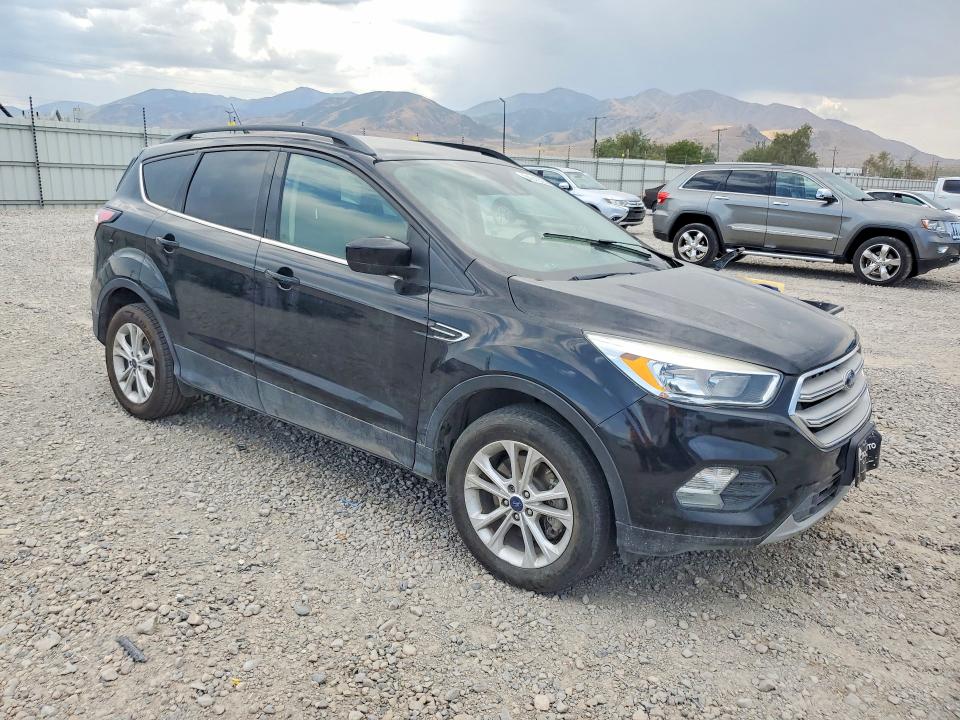 2018 Ford Escape მანქანა იყიდება აუქციონზე, vin: 1FMCU9GD3JUC11651, აუქციონის ნომერი: 64343526