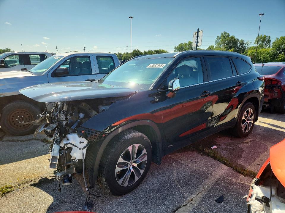 2026 Toyota Highlander Hybrid მანქანა იყიდება აუქციონზე, vin: 5TDKBRCH6TS705413, აუქციონის ნომერი: 63822546