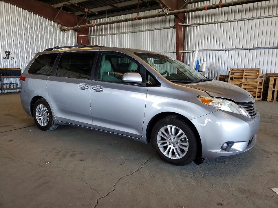2011 Toyota Sienna მანქანა იყიდება აუქციონზე, vin: 5TDYK3DC7BS173842, აუქციონის ნომერი: 65679196