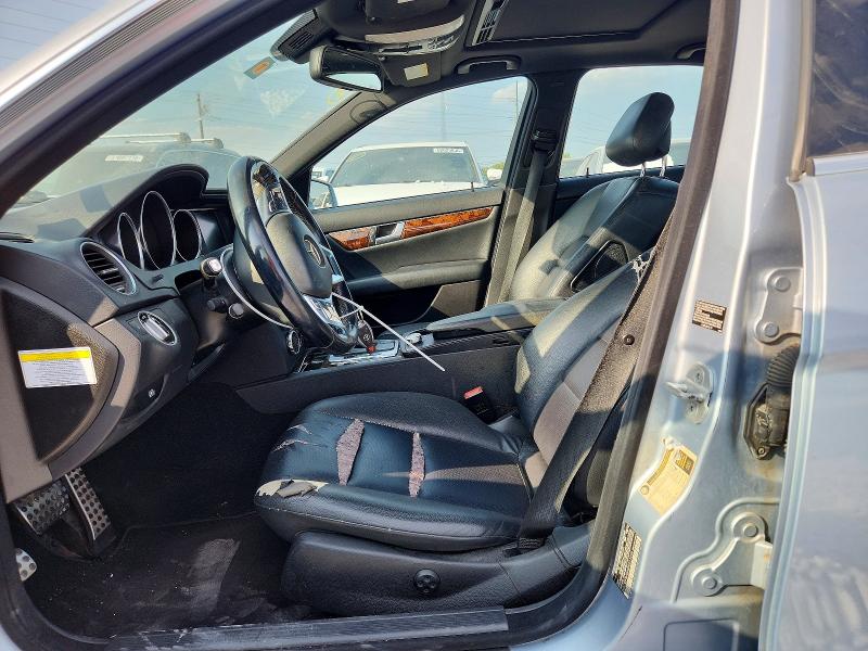 Продажа на аукционе авто 2013 Mercedes-benz C, vin: WDDGF8AB4DR251896, номер лота: 63553786