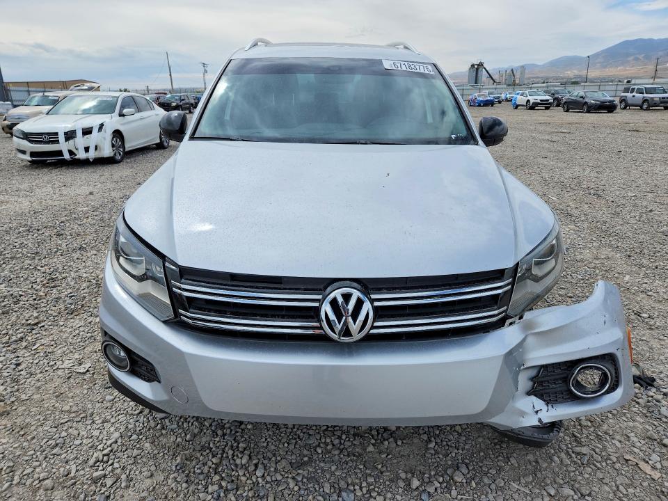 67183776 :رقم المزاد ، WVGUV7AX0HK022552 vin ، 2017 Volkswagen Tiguan مزاد بيع