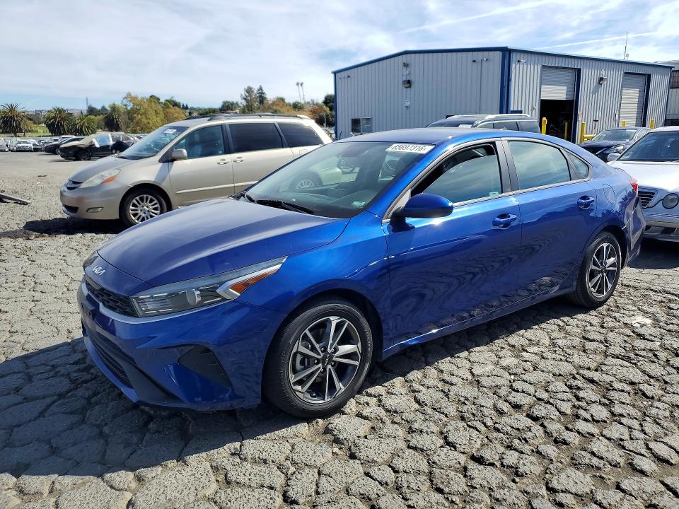 65697316 :رقم المزاد ، 3KPF24AD2NE417406 vin ، 2022 Kia Forte مزاد بيع