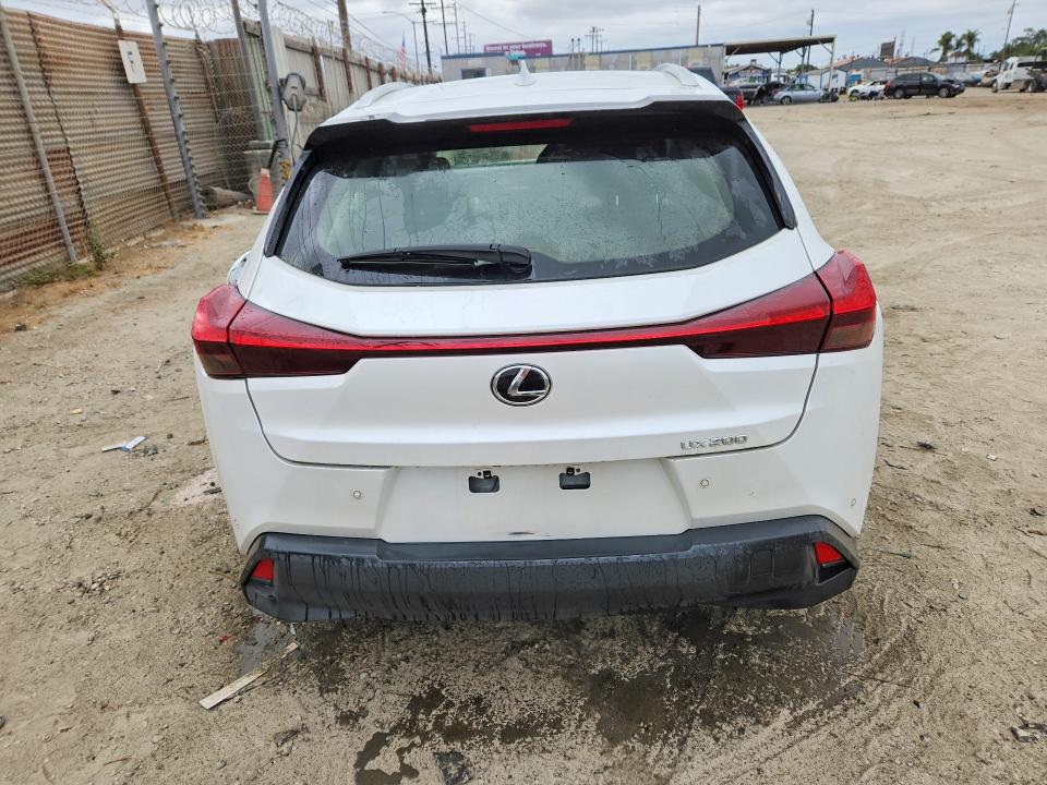 64947816 :رقم المزاد ، JTHX3JBH0N2052690 vin ، 2022 Lexus Ux 200 مزاد بيع