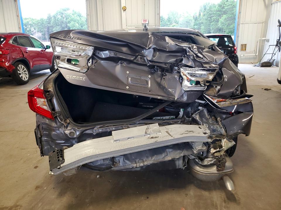 65004626 :رقم المزاد ، 1HGCV1F16JA234452 vin ، 2018 Honda Accord مزاد بيع
