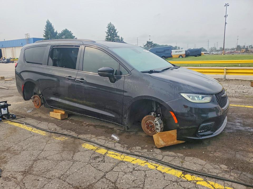 64452786 :رقم المزاد ، 2C4RC1BGXMR560957 vin ، 2021 Chrysler Pacifica مزاد بيع