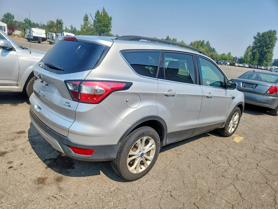 2018 Ford Escape მანქანა იყიდება აუქციონზე, vin: 1FMCU9GD7JUC60948, აუქციონის ნომერი: 63781266