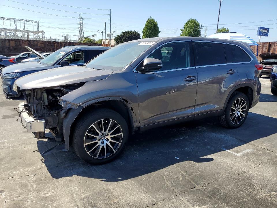 Auction sale of the 2018 Toyota Highlander, vin: 5TDZARFHXJS039859, lot number: 66143416